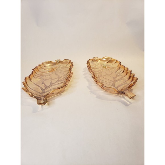 Pair of Vintage Iridescent Jeannette Marigold Leaf Dish, Depression Glass - Picture 2 of 5